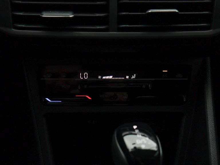 VolksWagen Nivus Highline 1.0 200 TSI Flex Aut.