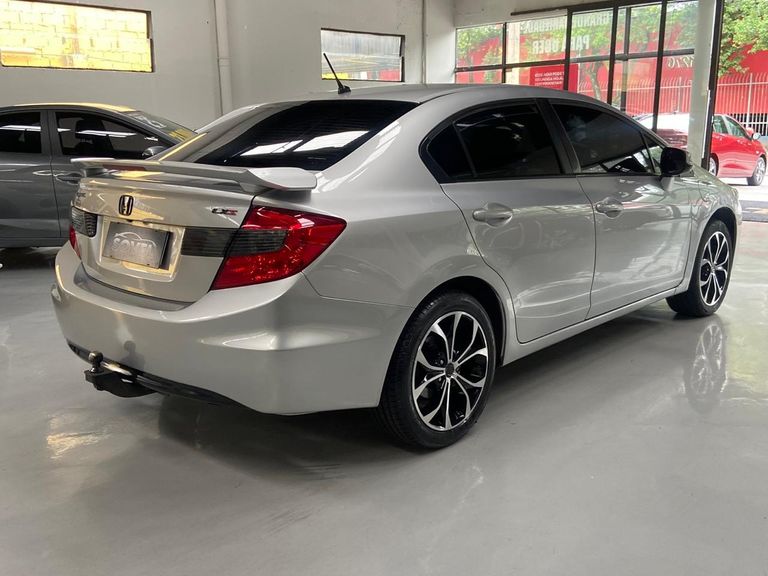 Honda Civic Sedan LXS 1.8/1.8 Flex 16V Aut. 4p