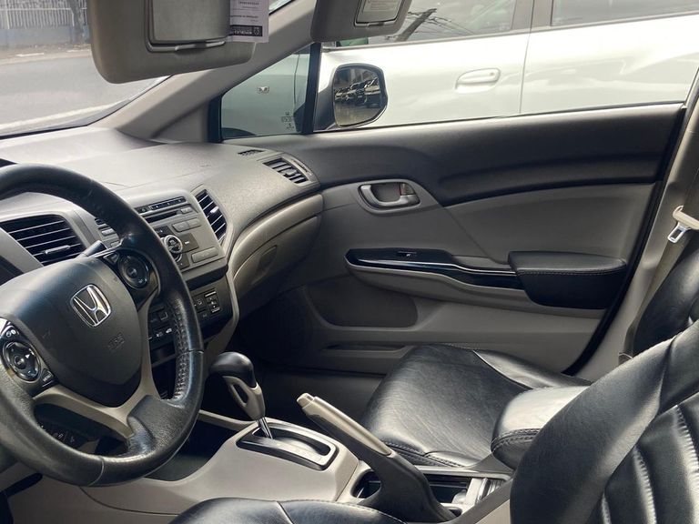 Honda Civic Sedan LXS 1.8/1.8 Flex 16V Aut. 4p