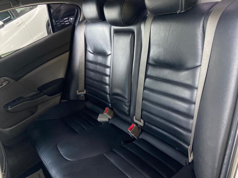 Honda Civic Sedan LXS 1.8/1.8 Flex 16V Aut. 4p