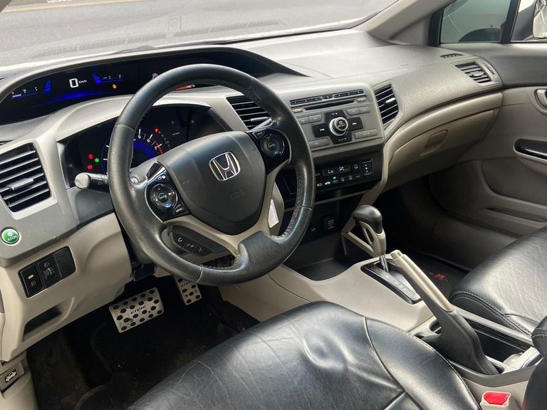 Honda Civic Sedan LXS 1.8/1.8 Flex 16V Aut. 4p