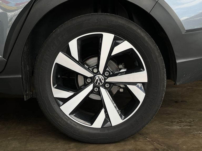 VolksWagen Nivus Highline 1.0 200 TSI Flex Aut.