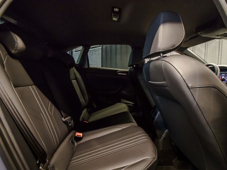 VolksWagen Nivus Highline 1.0 200 TSI Flex Aut.