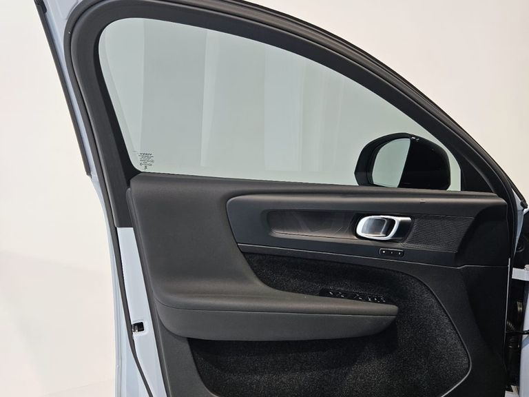 Volvo C40 Recharge Plus (Elétrico)