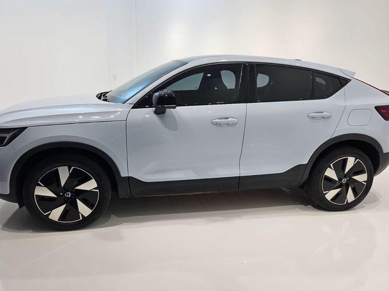 Volvo C40 Recharge Plus (Elétrico)