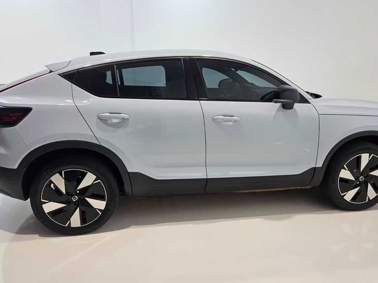 Volvo C40 Recharge Plus (Elétrico)