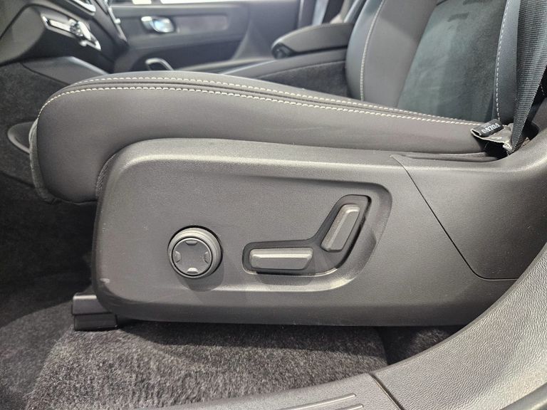 Volvo C40 Recharge Plus (Elétrico)