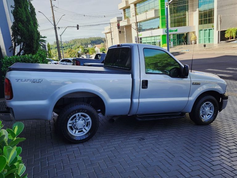 Ford F-250 XLT 3.9 4x2 Diesel TB