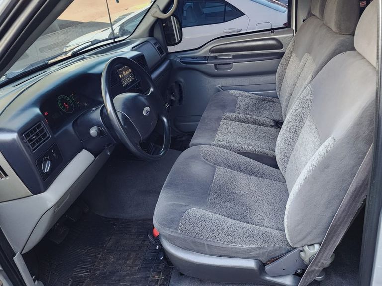 Ford F-250 XLT 3.9 4x2 Diesel TB