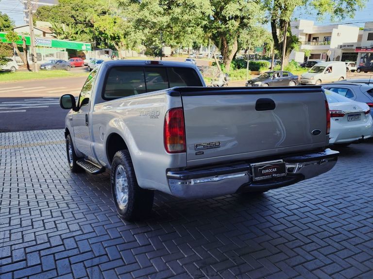 Ford F-250 XLT 3.9 4x2 Diesel TB
