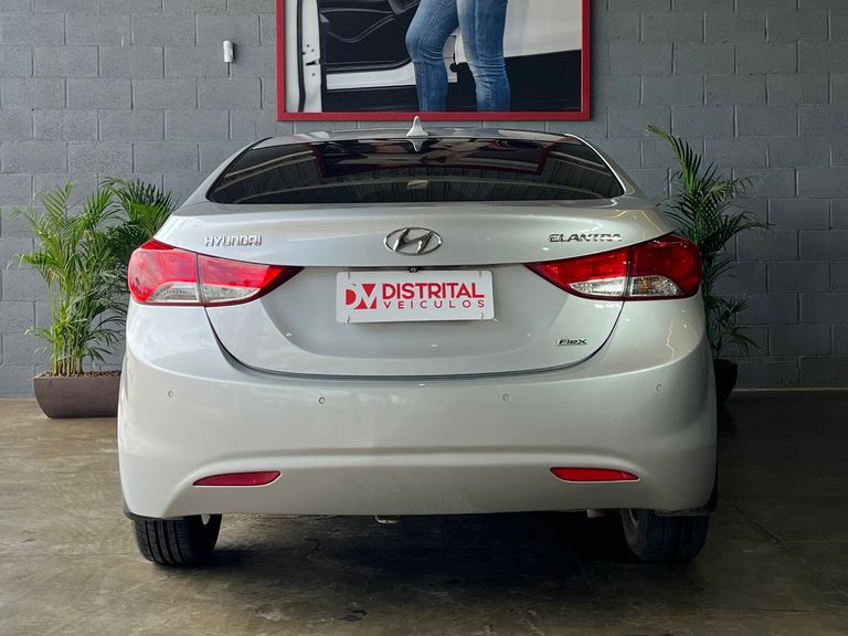 Hyundai Elantra GLS 2.0 16V Flex Aut.