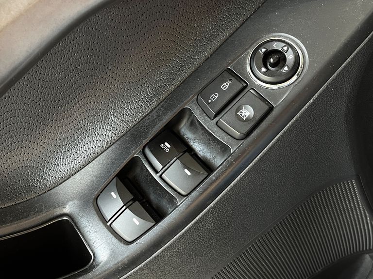 Hyundai Elantra GLS 2.0 16V Flex Aut.