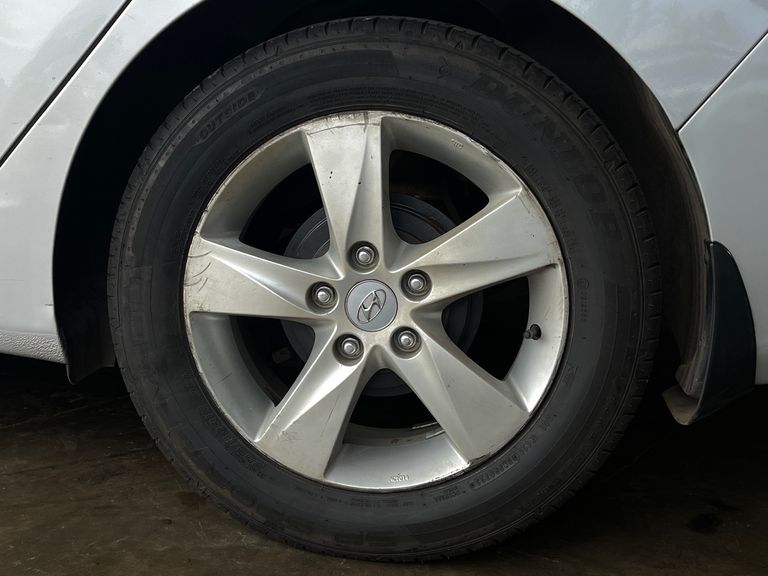 Hyundai Elantra GLS 2.0 16V Flex Aut.