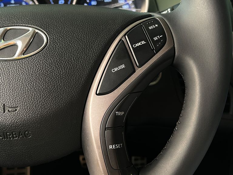 Hyundai Elantra GLS 2.0 16V Flex Aut.