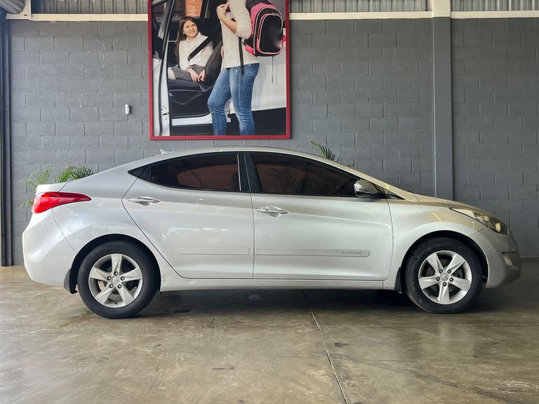 Hyundai Elantra GLS 2.0 16V Flex Aut.