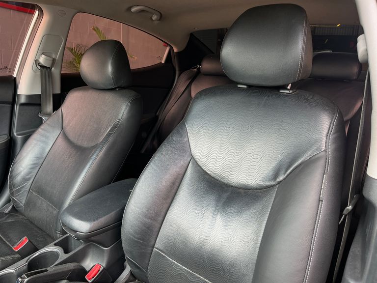 Hyundai Elantra GLS 2.0 16V Flex Aut.