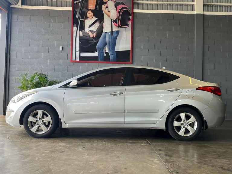 Hyundai Elantra GLS 2.0 16V Flex Aut.