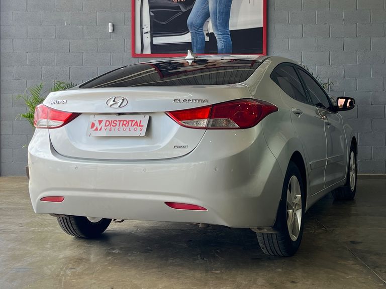 Hyundai Elantra GLS 2.0 16V Flex Aut.