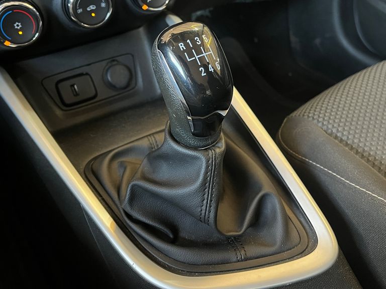 Chevrolet ONIX SEDAN Plus LT 1.0 12V Flex 4p Mec.