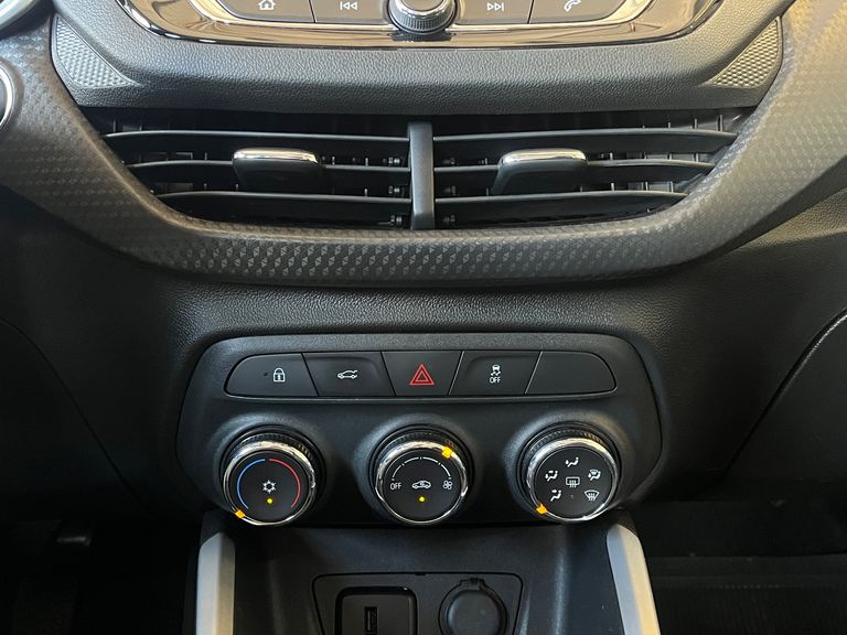 Chevrolet ONIX SEDAN Plus LT 1.0 12V Flex 4p Mec.