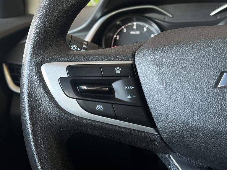 Chevrolet ONIX SEDAN Plus LT 1.0 12V Flex 4p Mec.