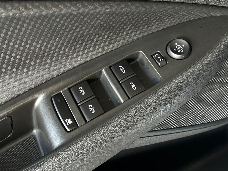 Chevrolet ONIX SEDAN Plus LT 1.0 12V Flex 4p Mec.