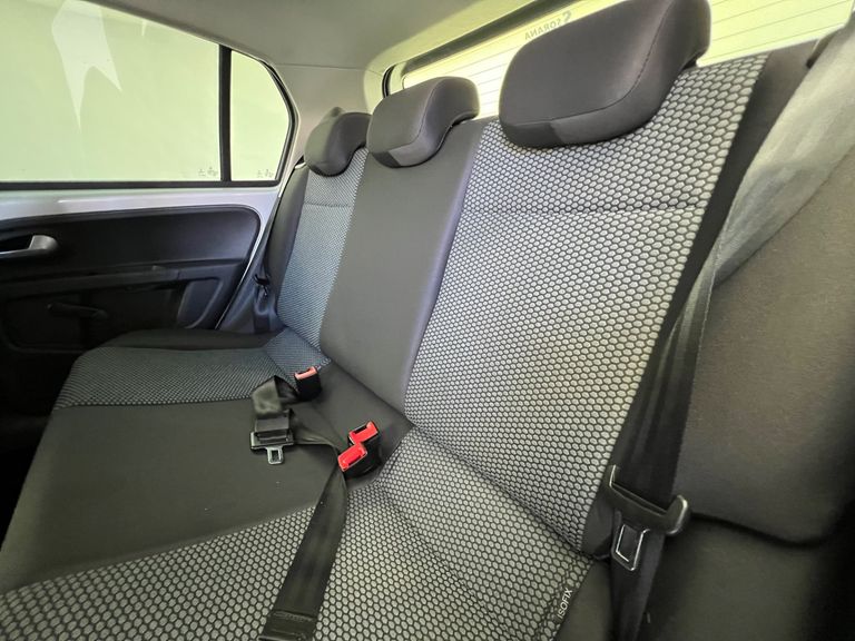 VolksWagen up! move 1.0 TSI Total Flex 12V 5p