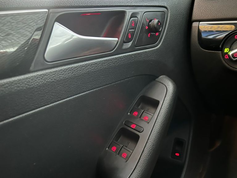 VolksWagen JETTA Highline 2.0 TSI 16V 4p Tiptronic