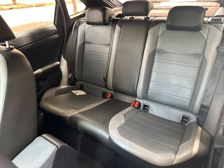 VolksWagen Nivus Highline 1.0 200 TSI Flex Aut.