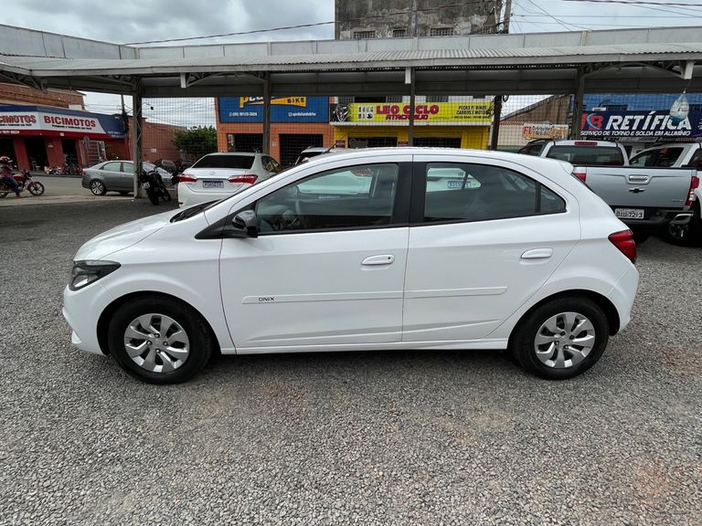Chevrolet ONIX HATCH Joy 1.0 8V Flex 5p Mec.