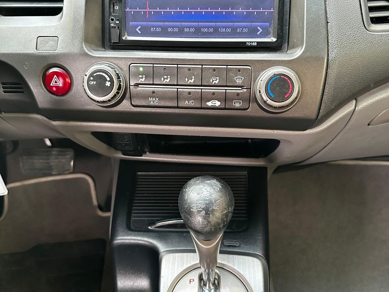 Honda Civic Sedan LXS 1.8/1.8 Flex 16V Aut. 4p