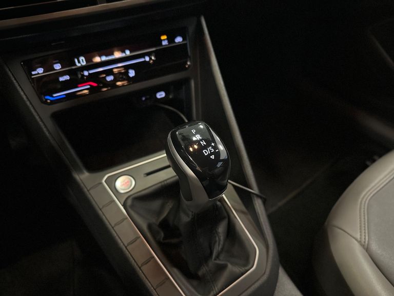 VolksWagen Nivus Highline 1.0 200 TSI Flex Aut.