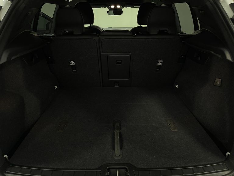 Volvo XC 40 Recharge Plus (Elétrico)