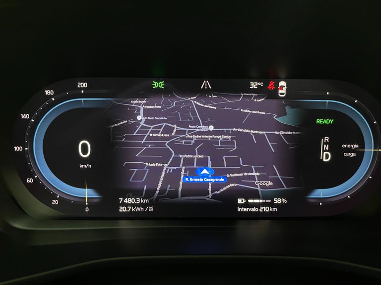 Volvo XC 40 Recharge Plus (Elétrico)