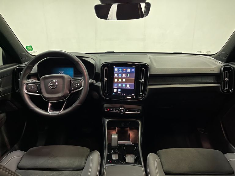 Volvo XC 40 Recharge Plus (Elétrico)