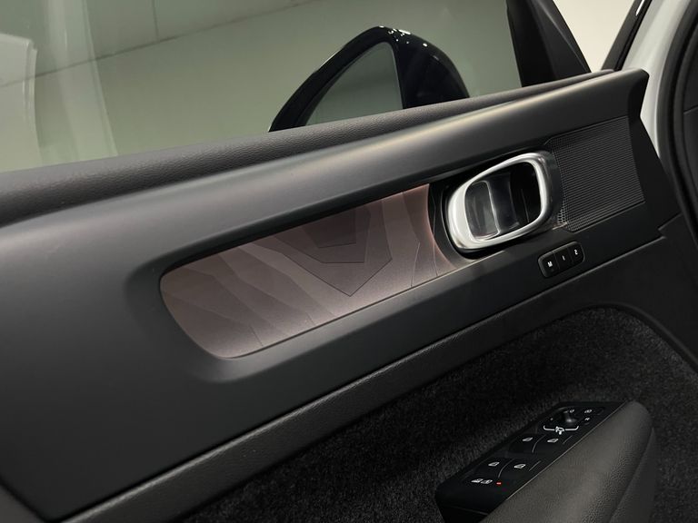 Volvo XC 40 Recharge Plus (Elétrico)