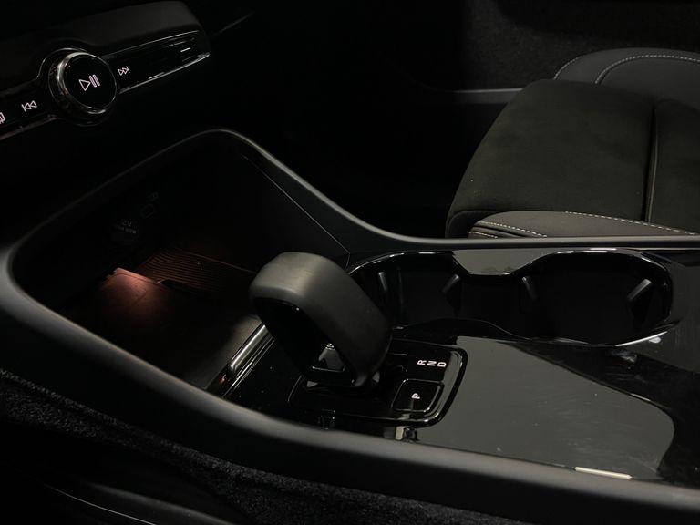 Volvo XC 40 Recharge Plus (Elétrico)