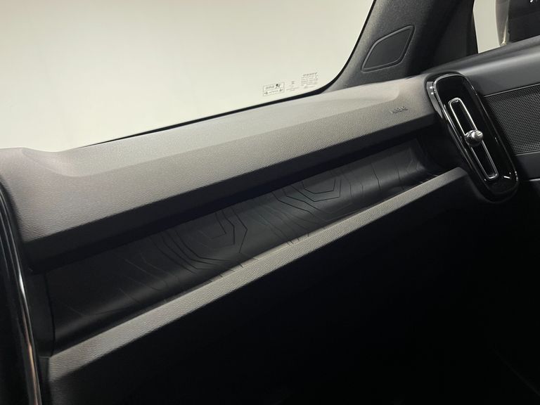 Volvo XC 40 Recharge Plus (Elétrico)