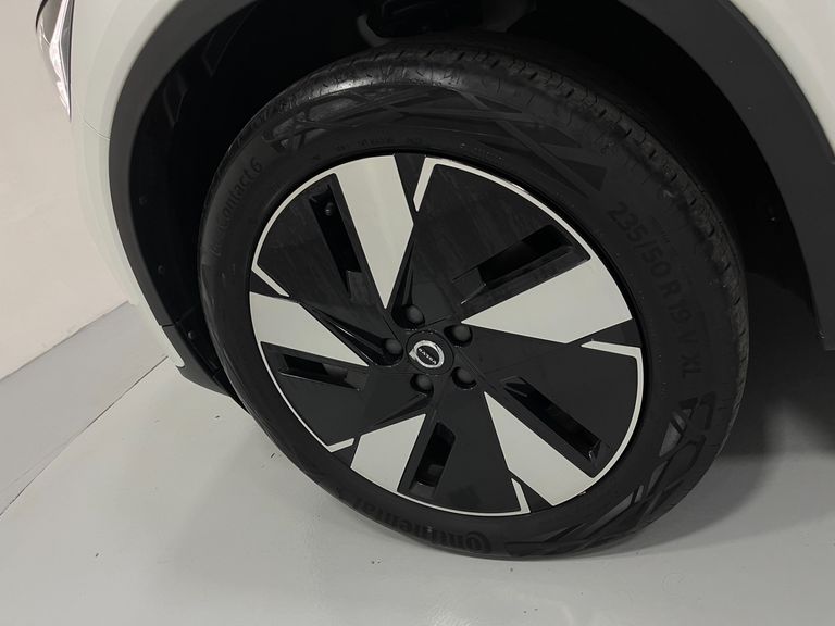 Volvo XC 40 Recharge Plus (Elétrico)