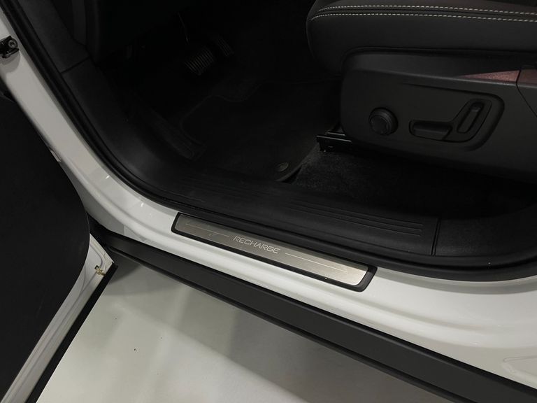 Volvo XC 40 Recharge Plus (Elétrico)