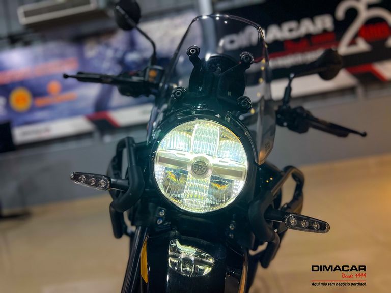 Royal Enfield Hanle Black