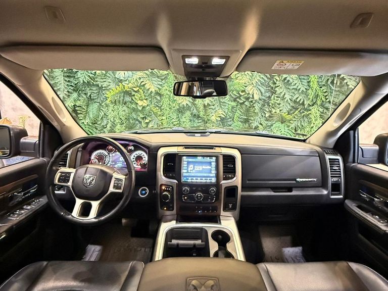 RAM CLASSIC LARAMIE 5.7 CD V8 4X4 Aut.