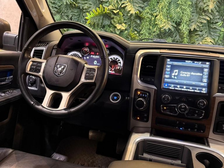 RAM CLASSIC LARAMIE 5.7 CD V8 4X4 Aut.