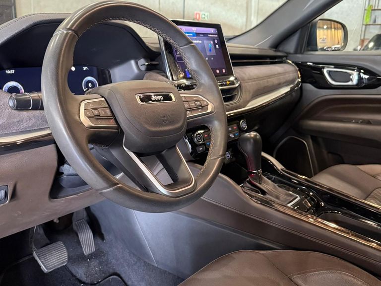 Jeep Commander Overland T270 1.3 TB Flex Aut.