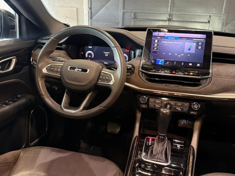 Jeep Commander Overland T270 1.3 TB Flex Aut.