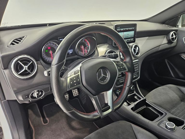 Mercedes GLA 250 Sport 2.0 TB 16V 4x2  211cv Aut.