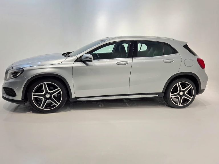Mercedes GLA 250 Sport 2.0 TB 16V 4x2  211cv Aut.