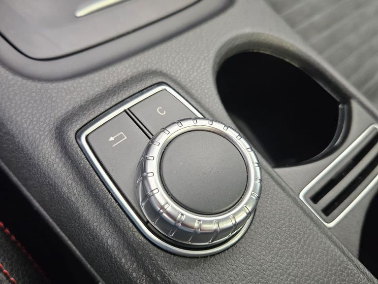 Mercedes GLA 250 Sport 2.0 TB 16V 4x2  211cv Aut.