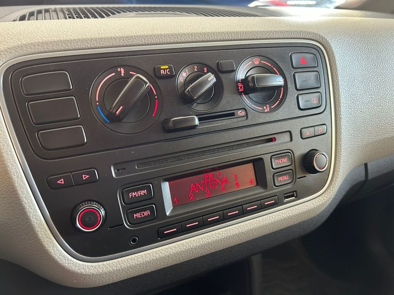 VolksWagen up! move 1.0 TSI Total Flex 12V 5p