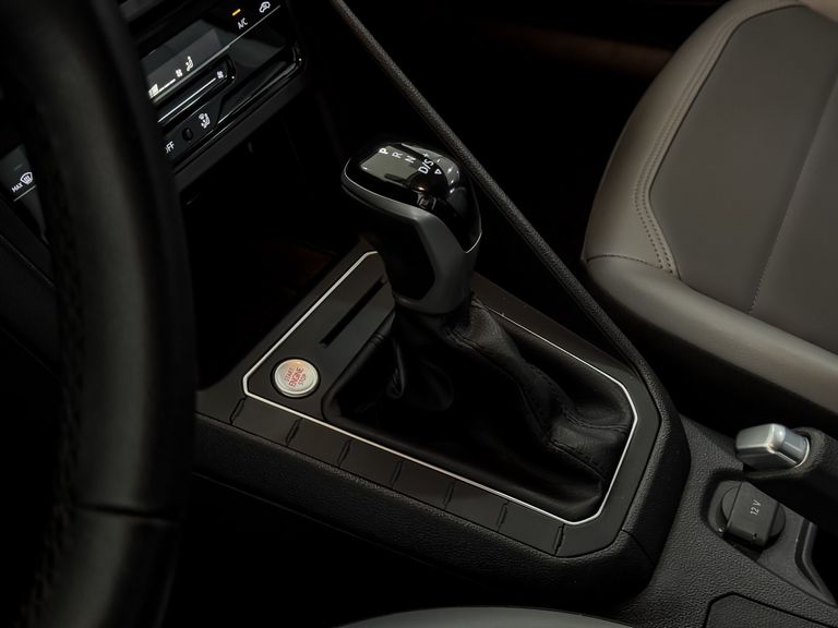 VolksWagen Nivus Highline 1.0 200 TSI Flex Aut.